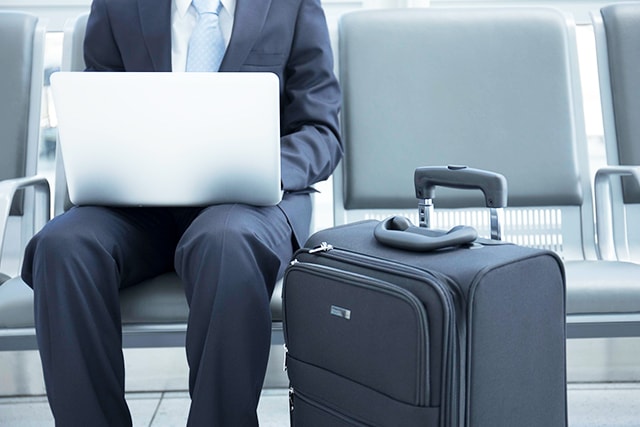 急な出張などの出先での利用として